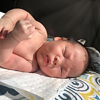 小元宝越来越胖，都说母乳会越来越瘦我的体重却一点变化没有🤦‍♀️，孕期140，产后125，出院125，月...