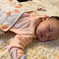 今天宝宝61天了，去打疫苗了，然后回来就一会哭一下一会哭一下，看着可难受😣，你们宝宝有遇到这种问...