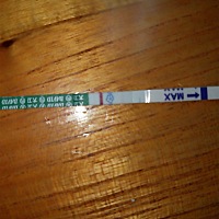 请大家帮我看一下，我这是怀上了还是没怀上！ 我不会看，谢谢了