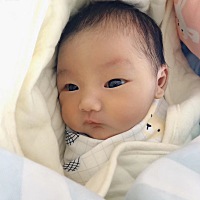 37周破水胎位不正，到医院直接进手术室，20多分钟米妮就来到这个世界了，爸爸一直坚信是儿子，没想到翻...