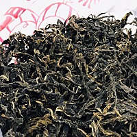 凑个九宫格[偷笑] 老妈给的芝麻叶已经用的差不多了，下次回去得再多弄点[偷笑]先蒸了一锅给赵先生，一锅...