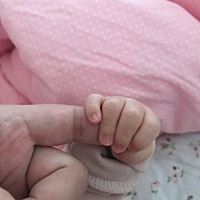 4月8日，39 2例行产检，羊水从38周的132降到80，回家观察。11日再次去医院产检，羊水指数再次下降到60，...