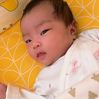大家都多久来的月经？我刚满月就来了，正常吗？来了月经母乳有什么变化？