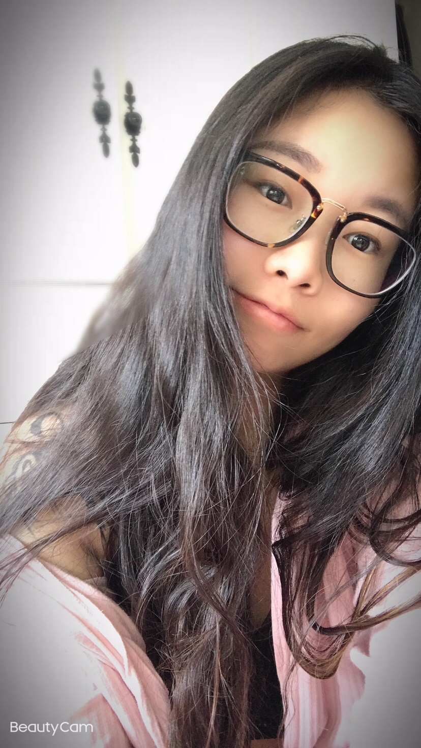 婚前最起码算是比较独立的女性了，结婚一分彩礼没要，相当于手里没有一分钱，什么都要靠老公，平常需要用到的东西都会上网买，可是老公特别不成熟，宁愿天天吃宵夜也不给钱我买，每次要钱都好没脸面..为此不知道吵了多少次了，唉...
