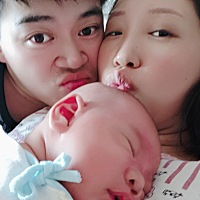 1.没有孕吐。2.12周后，有褐色分泌物，问过医生，让回家观察，说只要不流鲜血，就不需要保胎。大概也就...