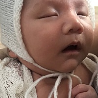 今天带宝宝去照像了，本来应该出生就去更好，我用手机偷偷拍了几张😄