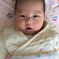 瞌睡了晚哄了一会就哭个没完，这么小脾气就这样，长大了可如何是好呀…唉