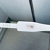 姨妈以前一直很准，这次推迟了三天，怕的很，我这应该没事吧😔，，不知道后面还需不需要继续测。姨妈...