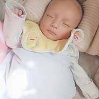 我家宝宝28天啦！愿我的小宝贝茁壮成长😍