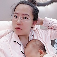 一胎的时候，女儿黄疸，拼命查百度，越查越害怕，说黄疸影响智力什么的，再加上她出生的时候医生说羊水...