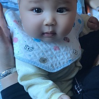 各位宝妈们，你们把孩子带出去溜达了吗，我家宝宝从出生到现在还没出过门，害怕疫情