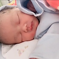 7斤2量 白白胖胖 充满希望 🤱🏼🤱🏼 做手术之前  B超数据 双顶径 9.6 腹围32.06 股骨长7.6
