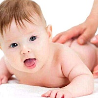 作为新手妈妈，最担心又最心痛的，想必是宝宝的皮肤问题。其中，新生婴儿皮肤病中，最常见的是尿布疹。 ...