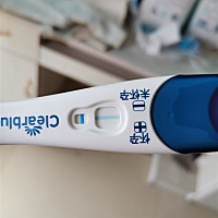 我这究竟有没有怀孕，看不清楚，姨妈推迟两天，感觉有印，有感觉