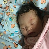 4.27预产期，没反应，但胎监不佳入院。持续监测宫缩乏力，虽然见红，但宫颈口很长。医生说等待，二胎不...