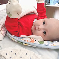 我们美女乔宝又来咯，已经44天了，一天天的长个，长大，希望永远这么活泼开朗乐观坚强勇敢善良健健康康...