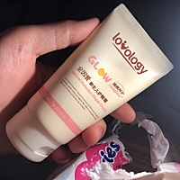 宝宝有红屁股的 推荐这款护臀霜 宝妈们快去买吧！￼效果很好 ￼ 我女儿前两天红屁股肛门两边还硬硬的 ￼...