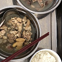 每天都一碗碗肉，越来越怕吃饭了，但是幸福着。。。希望吃多多，奶水好 宝宝身体棒棒棒，好吃好睡！😘...