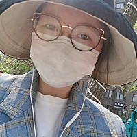 不知道是不是生宝宝之前因为疫情一直在家，加上坐完月子也没有太多室外活动，刚刚在小区超市买了点零食...