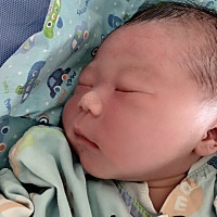 40 2，早上十点左右开始肚子痛，我感觉要发动了，所以就抓紧时间赶紧冲个澡，嘻嘻:-P。然后和老公十一点...