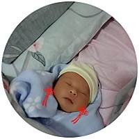 卸货了，终于卸货了。宝宝出来的那一瞬间轻松了好多，现在月子已过半。没生之前，肚皮还挺白的。现在变...