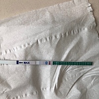 早上测的啥也没有，白板。但是昨天下午测的，今天早上看也有灰印。图里这个是刚刚验的，很快出现灰印，...