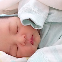 男宝宝一枚，和姐姐小时候长得好像！终于儿女双全了！