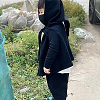 刚出生就操碎了心，六十毫升的奶得喝两个小时每个月都生病住院，还要照顾哥哥！老母亲差点抑郁想跳楼！...