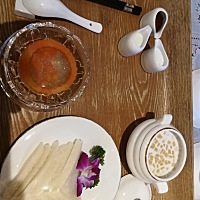 明天就出所了，随便发几餐纪念一下吧。 一直着急出关，却不想出月子中心。羡慕人家一住住四个月的。钱真...