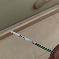 还有两天月经期了，现在姨妈感特别强，大白板，俺老公说我要是能生个女儿，重新给我买辆车，好激动😀