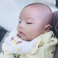 两个月婴儿4.3㎏被大夫说偏瘦，大家说说你们的宝宝两个月时的体重吧，让我参考一下！谢谢