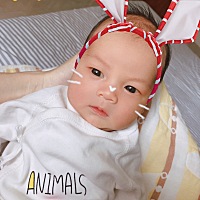 晒娃模式开启🔛美颜也盖不住遗传你Dad的眼睛👀了😂