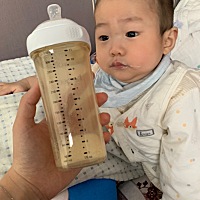 今天宝宝8个月11天了 ，从出生便是母乳 。还有两个月上班 之前想尽了各个方法让他吃奶瓶🍼都无可奈何...