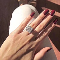 我很自责，我每天都在自责。你工作那么忙压力那么大，每天加班到12点，最想要的就是有一个自己的孩子，...