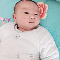 一个人带娃真的挺累的，月子十九天到现在都没能想通自己哪来的勇气生三胎，不小心怀孕一时心软就留下了...