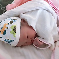 网上说胎盘后壁，前期彩超呈现茄子形状是男孩不准，清宫图，还有胎心率也不准，我在网上买了个测性别的...