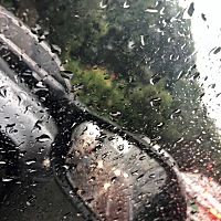 昨天晚上，我梦到了自己离开了我老公，然后我在远处看到我他组建了新家庭，他有个很可爱的女儿，他做爸...