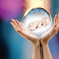 Z女士: 我怕别人一直问我为什么还不生小孩，怕背后的流言蜚语 H女士: 我怕过年过节时婆婆殷切的眼神，怕...