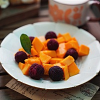 产后妈妈造成拘奶（堵奶）6大的原因 1、肝火旺盛，七情所滞，排乳不畅，造成积乳。 2、产妇乳汁过多，排...