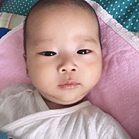 2个月零3天，见证你的成长，但因不能时刻陪在你身边，思念之余也很愧疚。