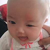 我家兄妹俩五个月了，不知道该不该给他们加米粉了，你们宝宝多大加米粉
