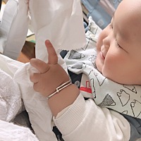 有经验的宝妈都是怎么断奶的.身上会痛吗.会发烧吗.涨奶需要挤出来吗