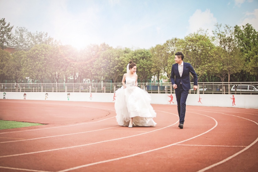 和老公回大学拍的婚纱照