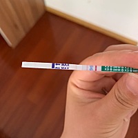 早上刚测的 姨妈刚推迟三天就测一下 老公就让我测一下