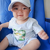 愿你能 成熟 稳重 可爱 善良 填满优秀 只要我在，你永远不用长大。 此生礼遇，余生安乐。