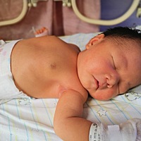 终于卸货啦，来接好孕喽🐭 2020年5月15日17点20发作，肚子姨妈疼，20点整到医院，急诊产科挂号，到住...