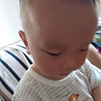 忙完工作又得忙着带小孩，有一什么都不懂的婆婆也是够累的，唉