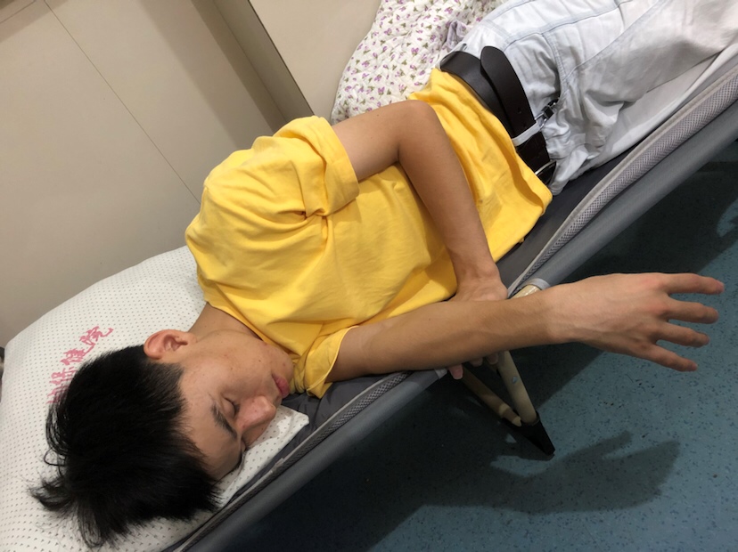 累的睡着了