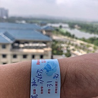 宝宝出生了，如我所愿是个女宝，剖腹产6.7斤。宝妈们情况怎么样？现在每天点滴手都肿了,伤口还是很痛，...