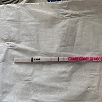 刚才测得排卵试纸，昨天晚上安排一次但是没这个深，今天又加深了，老公弱精，备孕两年没怀上，这样该怎...